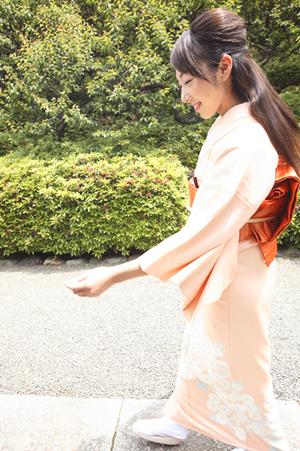 おしゃれで便利！夏の紫外線対策に最適な折りたたみ日傘の選び方ガイド